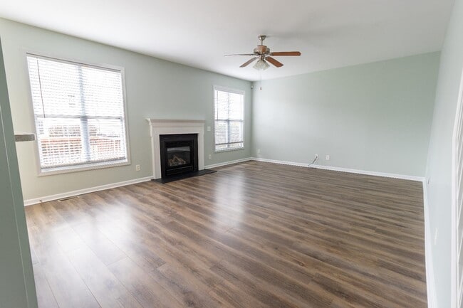 Building Photo - 2047 Sinclair Trce