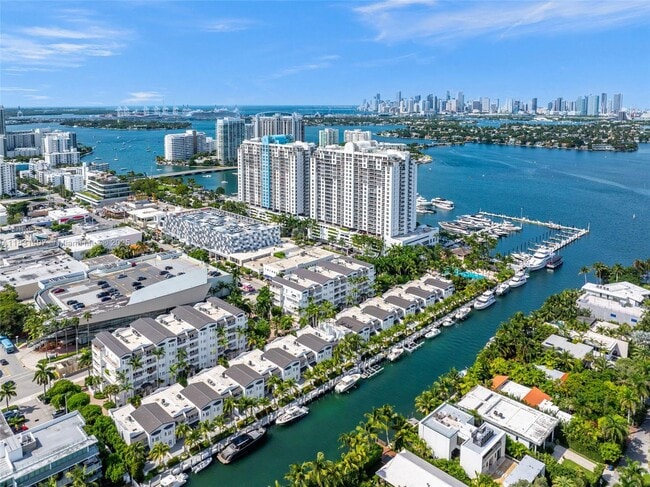 Building Photo - 1415 Sunset Harbour Dr