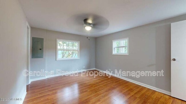 Building Photo - 741 Cindas Ln