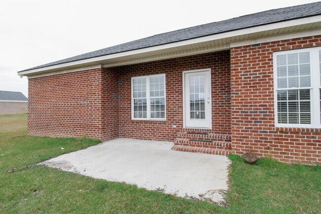 Building Photo - 307 Four Seasons Dr