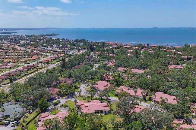 Building Photo - 6304 Pelican Dr