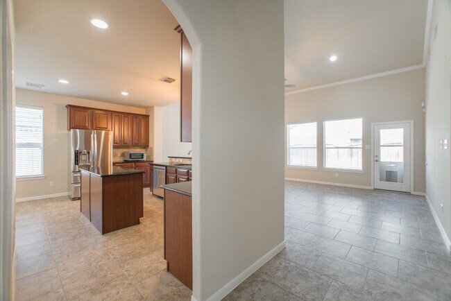 Building Photo - 139 S Rocky Point Cir