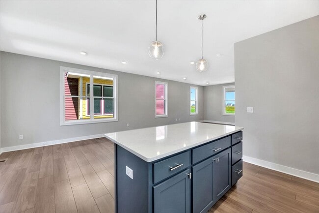 Building Photo - Victorian Charm Meets Modern Living in Mai...
