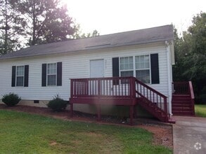 Building Photo - 3 Bedroom 1 Bath Home Recently Updated
