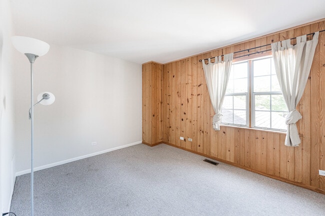 Building Photo - 1217 Cranbrook Dr