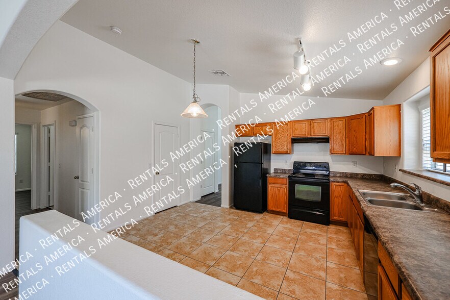 Building Photo - 2047 S 160th Ln