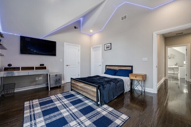Building Photo - 5126 N Mission Dr