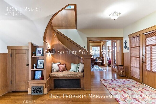 Building Photo - 4 BEDROOM 3 1/2 BATH ESTATE SITUATED IN PR...