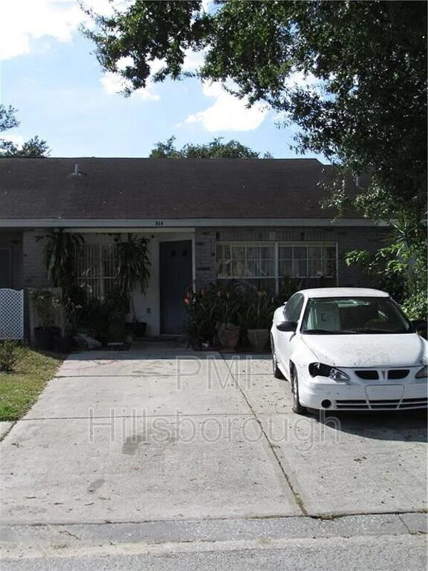 Building Photo - 914 Burlwood St