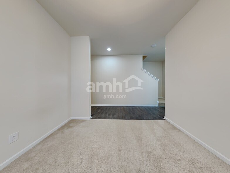 Building Photo - 85 Wando View way