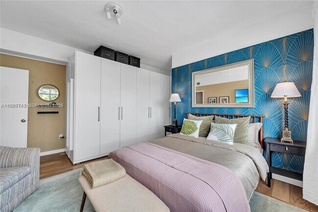 Building Photo - 1840 James Ave