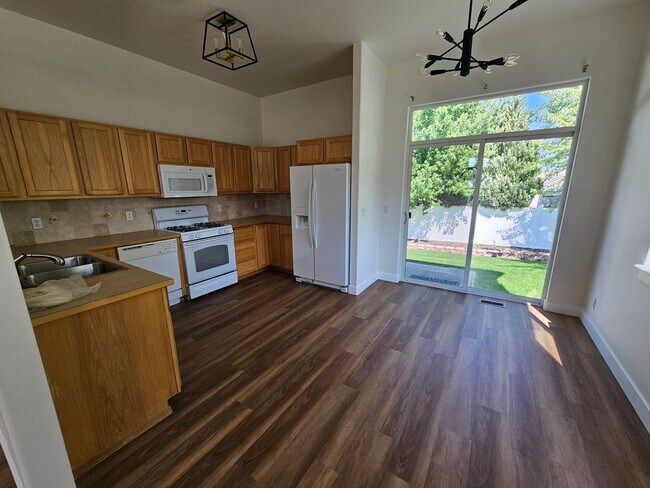 Building Photo - Beautiful home in Fieldstone