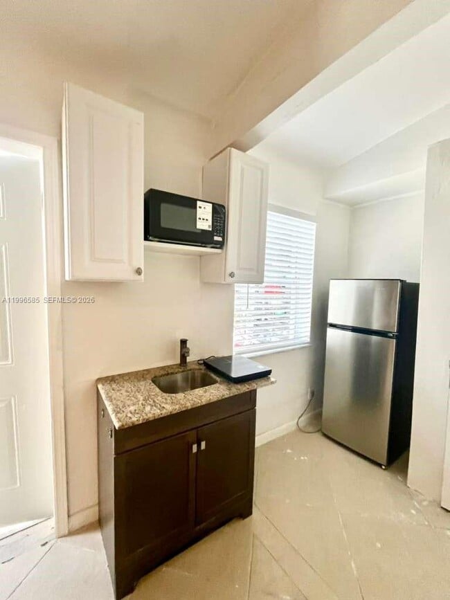 Building Photo - 1815 NE 174th St