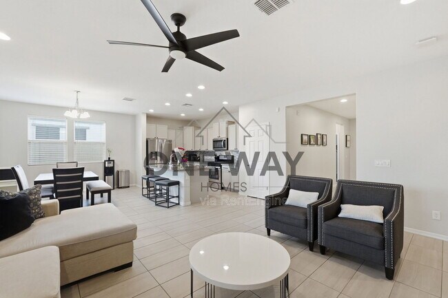 Building Photo - 392 S 194th Ln