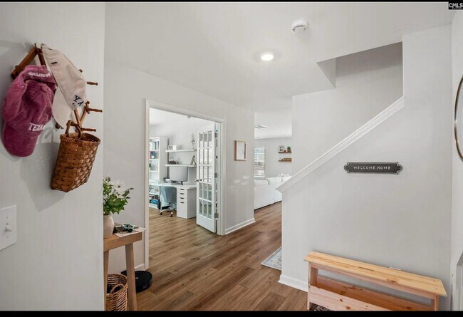 Building Photo - 714 S Long Star Wy