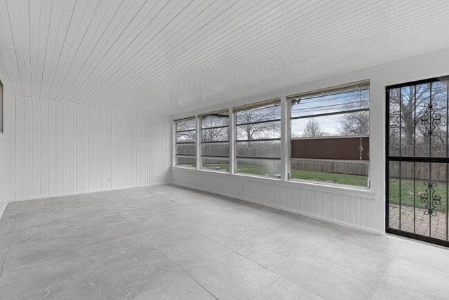 Building Photo - 2151 Trent Rd