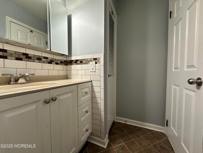 Building Photo - 1501 Ocean Ave N