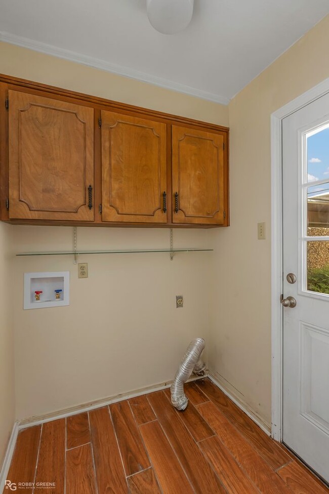 Building Photo - Beautiful Townhouse in South Shreveport