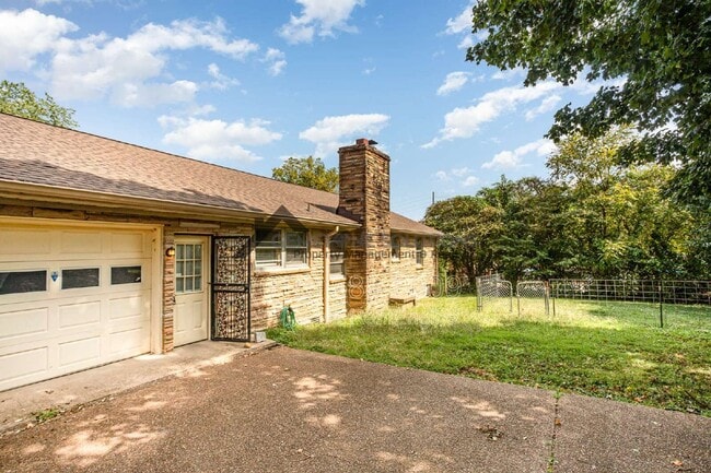Building Photo - 2610 Carter Ave