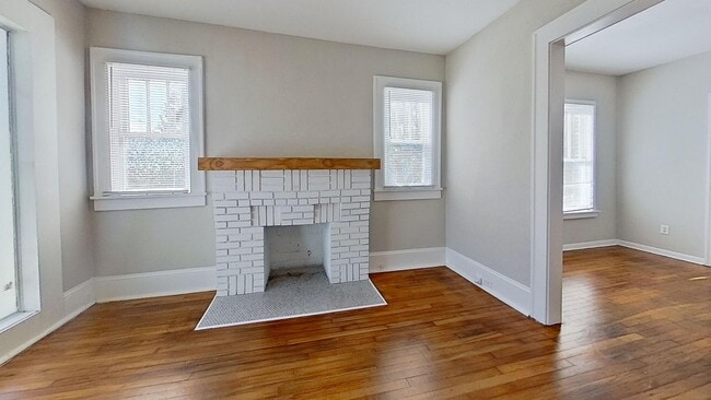 Building Photo - Murray Hill 3 bedroom