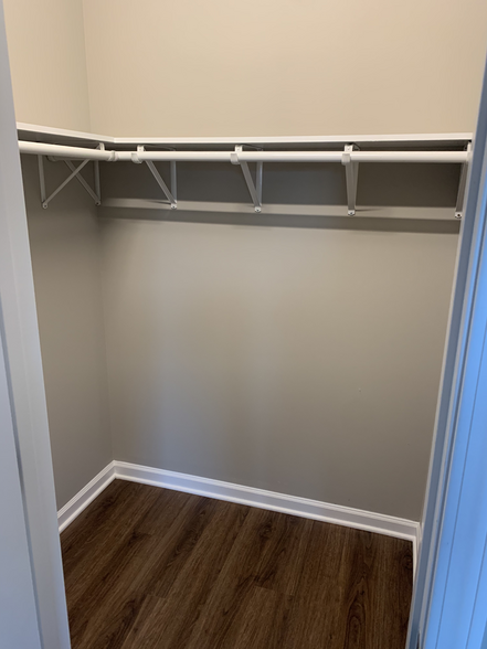 Master Walk in Closet - 118 Bethany Ln