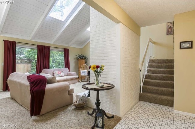 Building Photo - 15 Britten Ct