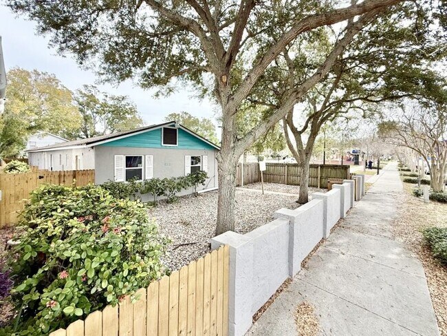 Building Photo - 932 22nd St S