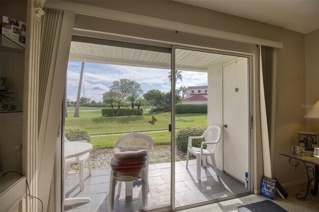 Building Photo - 6059 Bahia Del Mar Blvd S