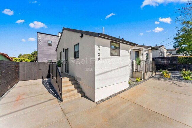 Building Photo - 6730 Mohawk St