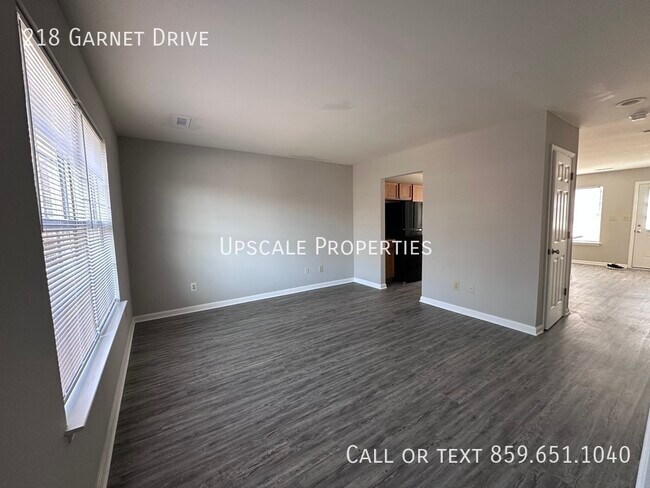Building Photo - 218 Garnet Dr