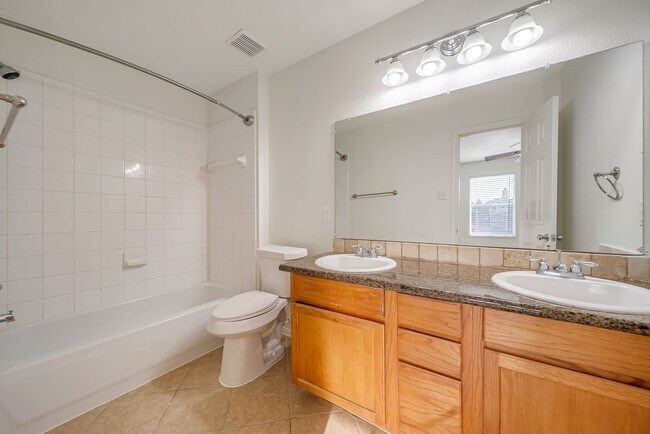 Building Photo - 18439 Sunrise Oaks Ct