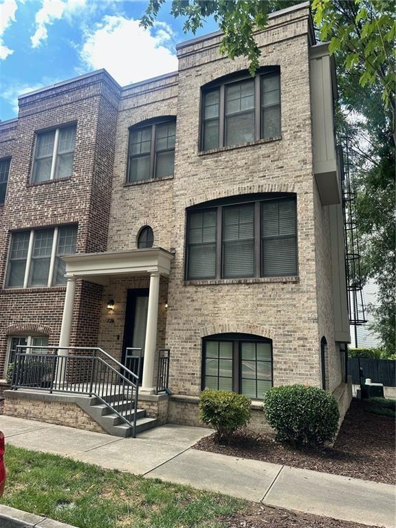 Primary Photo - 726 Cosmopolitan Dr NE