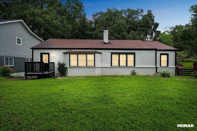 Building Photo - 1461 Centra Villa Dr SW