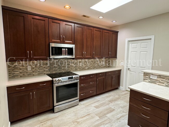 Building Photo - 7824 Sanderling Pl