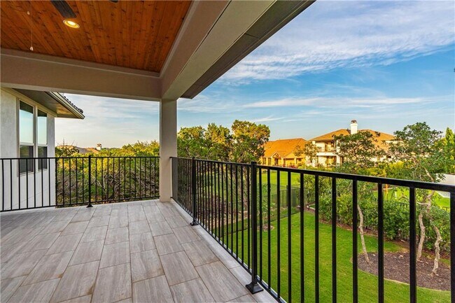 Building Photo - 511 Woodside Ter
