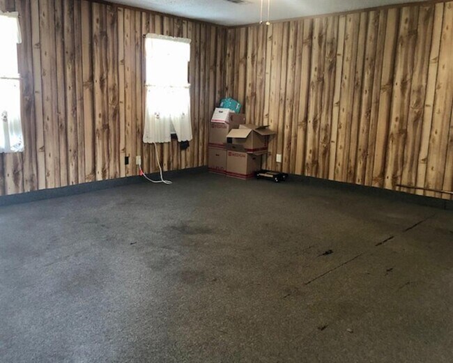 Building Photo - 112 Forestwood Dr