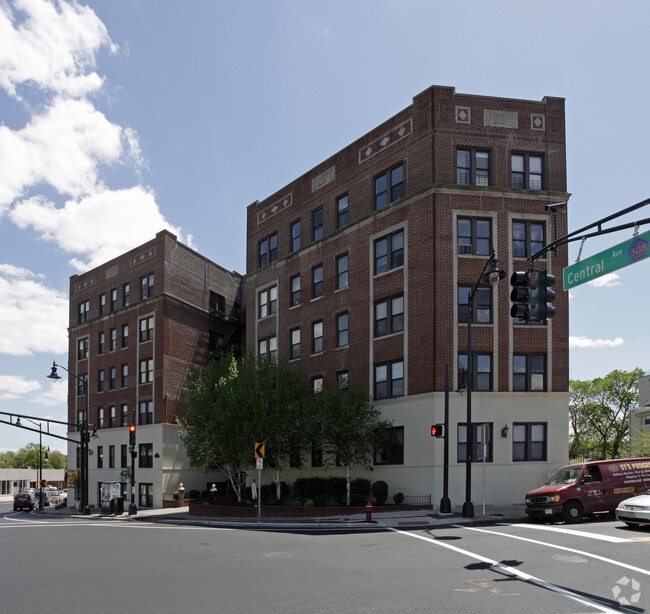 Primary Photo - Phillips Court Apartments