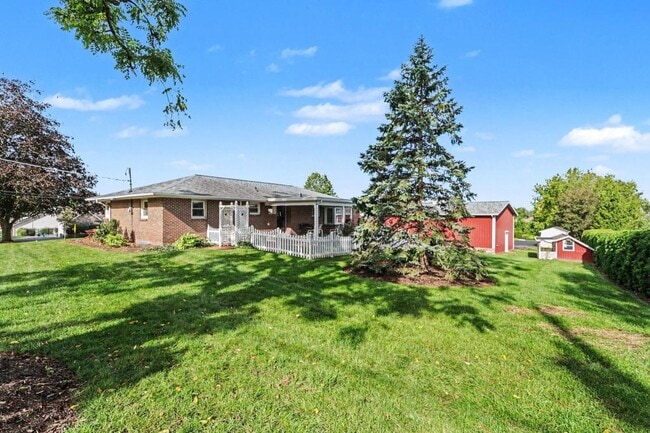 Building Photo - 831 Limekiln Rd