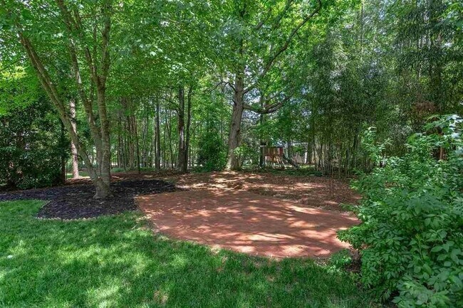 Building Photo - 105 Dairy Ct