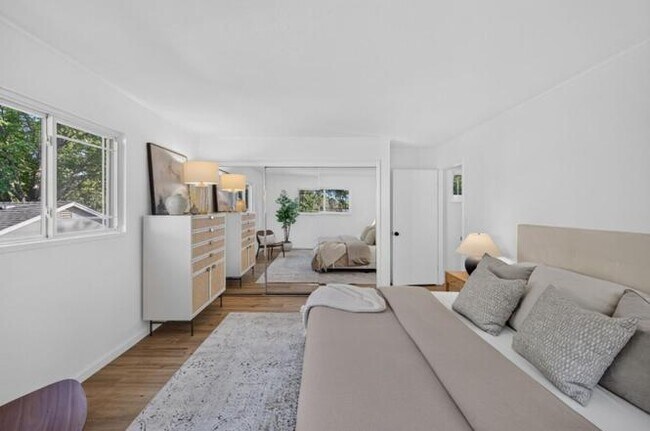 Building Photo - 333 Madrone St
