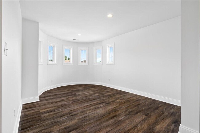 Building Photo - 413 Weston Park