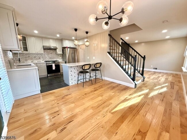 Building Photo - 22 Vaughan Dr