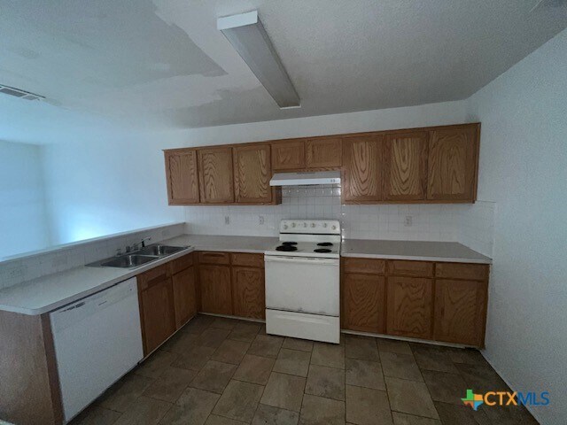 Building Photo - 3303 Toledo Dr