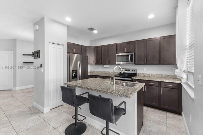 Building Photo - 4813 NW 48th Terrace