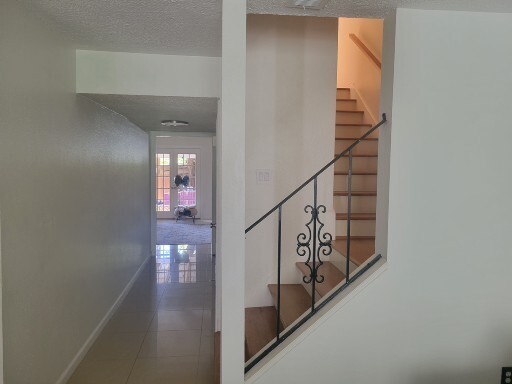 Building Photo - 376 N Post Oak Ln