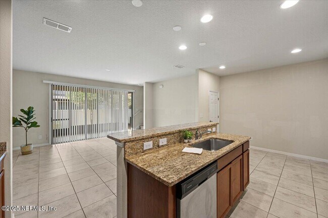 Building Photo - 7023 Buroak Ct
