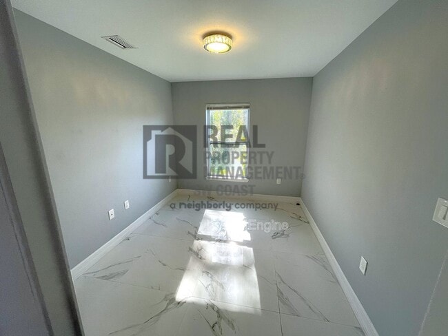 Building Photo - 5349 29th St SW