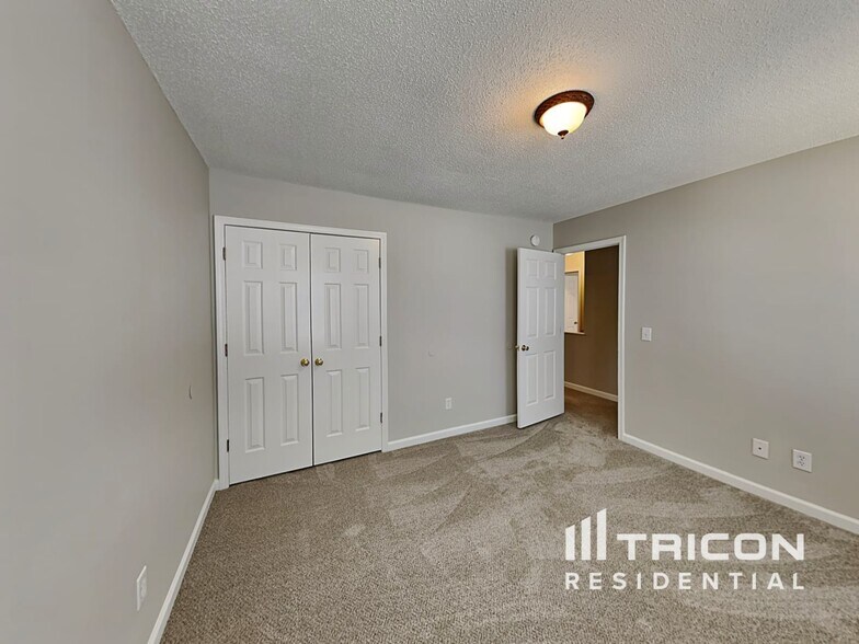 Building Photo - 169 Brooksong Dr