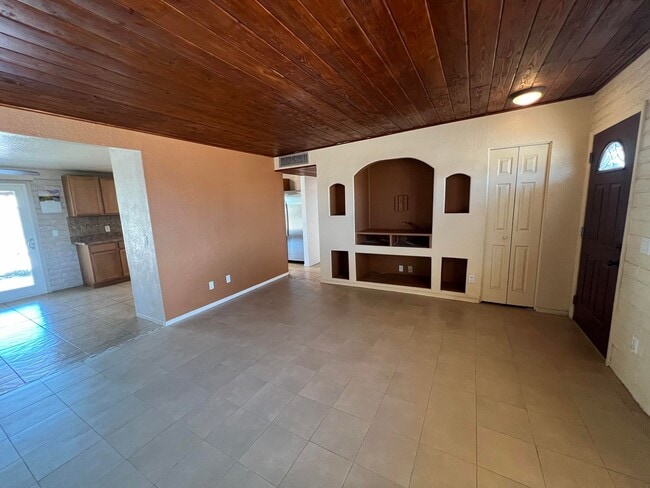 Building Photo - 5981 N Sebba Pl
