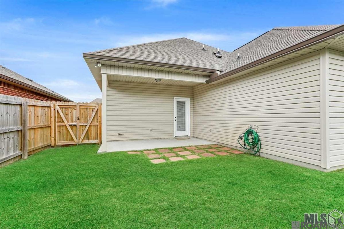 Building Photo - 8604 Abertay Ave